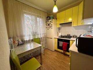 Продам 2 комнатную, Черемушки. Парк Горького