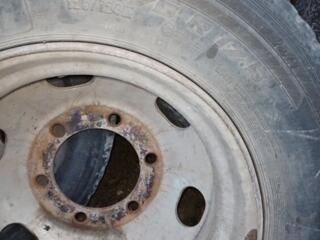 На Рэкс и Варио колеса в сборе с дисками. 4 шт за 700 и 400 дол.