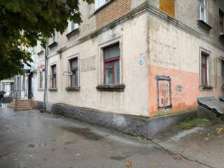 Продам 3-х ком. квартиру первый этаж (р-н городского стадиона)70 метров