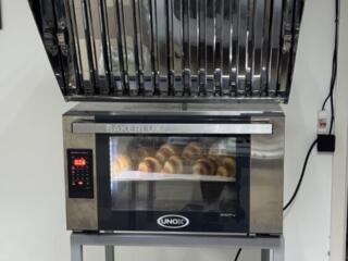 Пароконвектомат Unox XEFT-04EU-ELDV