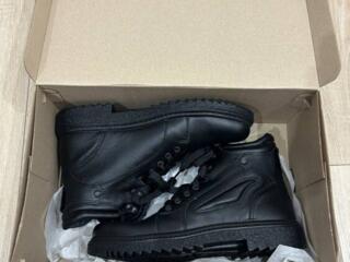 Продам мужские ботинки