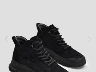 Продаю новые ботинки