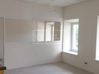 Se dă în chirie spațiu comercial în centrul capitalei, str. ...