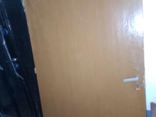 Продам дверь входную, широкую, с замком и ключами! Вайбер Вацап.