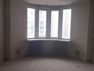 Продаётся двухкомнатная квартира. Дарницкий район, улица Драгоманова, 