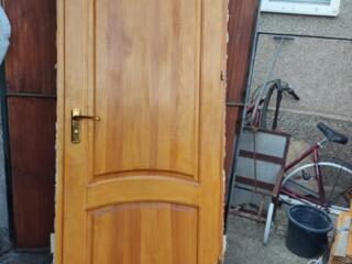 Двери деревянные и железная