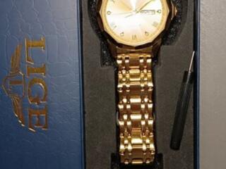 Продам золотые часы 250 рублей.