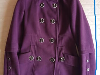 Куртка зимняя б\у, пух 300 р. Пальто б/у 250 р., куртка б/у 200 руб.