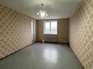 Продается большая жилая 1 комнатная квартира на Кировском выше Бани