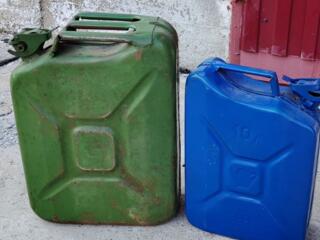 Канистры железные советские 20л и 10л