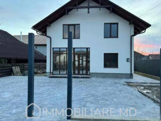 Casă cu 2 niveluri, or. Vatra Vă propunem spre chirie casă în 2 ...