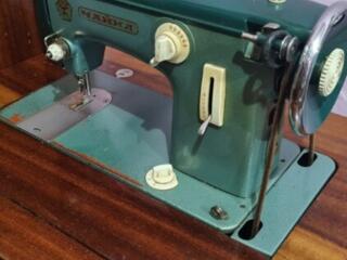 ШВЕЙНАЯ МАШИНКА «ЧАЙКА»