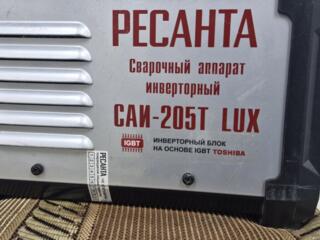 Сварочный аппарат инверторный Ресанта-205Т LUX