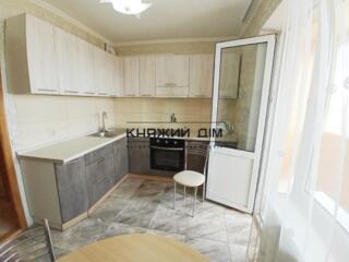 Пропонується 2 кімнатна роздільна квартира в оренду на Харківській за 