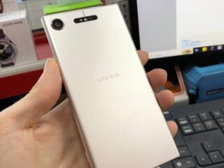 Продам Sony Xperia XZ1 64 гб