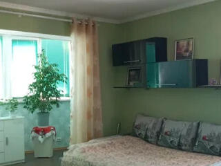 Продам 1-комнатную квартиру в центре п.Котовского ...