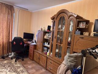 Собственник! 2 ком 3/10 кирпичный дом ОСМД мебель техника не угловая