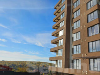 Dumbrava 3 odăi rezervata și parcarea suterana cu debara