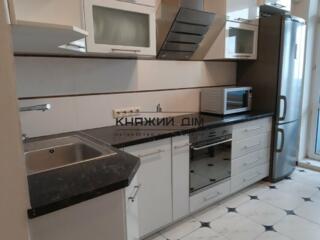 Оренда 2-кімнатної квартири по вул. Солом'янська 15а. У квартирі 