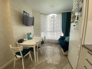 Продаётся стильная 2-комнатная квартира в современном жилом комплексе 