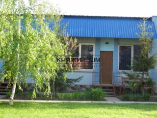 Комфортные домики по типу таунхаус. В домиках: туалет, душевая, 2-3 ..