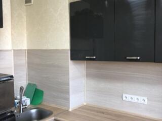 Продам 2-х комнатную квартиру на Ак. Королева