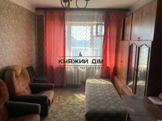 Продаж 2-кімнатної квартири на 8 поверсі 9-поверхового будинку ...