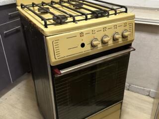 Плита газовая с духовкой, рабочая