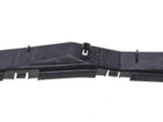 Крепеж бампера Тойота корола версо правый перед