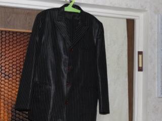 Мужской чёрный в полоску костюм, 48-50