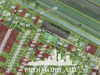 Spre vânzare se oferă teren pentru vile, situat în Strășeni, sat. ...