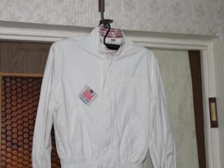 Мужская ветровка, джинсы, батник, свитерки. Цены от 300 лей до 90 лей