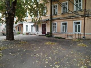 Предлагается к продаже двухкомнатная квартира в центре города Одесса .