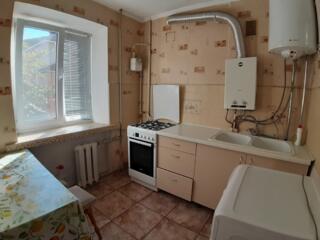 Здаю 2 к\к, центр, вул Адміральська, меблі техніка, інтернет