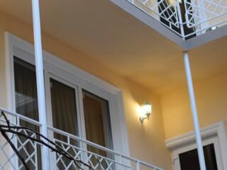 Продам действующую гостиницу на 18 номеров, центр города