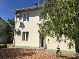 Три отдельно стоящих дома (База отдыха) в Коблево