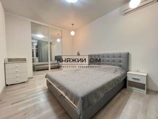 Оренда 2 кімнатна квартира студія в Дарницькому районі, вул. ...