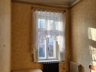 Сдам 2-ком. квартиру (выделен. коммуну) в центре города на Дворянской.