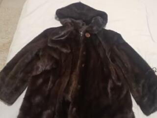 Продам шубу Норка в отличном состоянии.