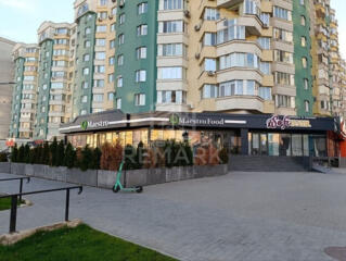 Vânzare spațiu comercial în prima linie, în zonă cu trafic de ...