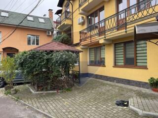 Chirie apartament la sol cu 3 odăi Centru, Mun. Chișinău
