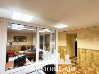 ​Se oferă spre vânzare spațiu pentru oficiu, amplasat în sect. ...