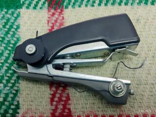 Швейная машинка ручная портативная