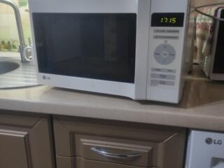 Микроволновка LG