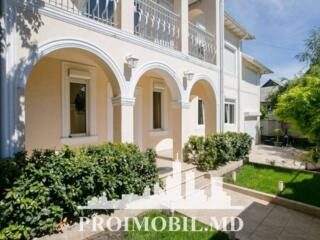 ​ Vă propunem spre chirie această сasă în2nivele amplasată în sect. ..