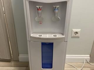 Продается напольный кулер/ диспенсер для воды Cooper&Hunter