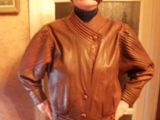 Кожаная турецкая куртка размер L - 2000 л., новая демисезонная куртка