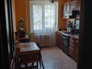 Продам в Одессе трехкомнатную квартиру в Киевском районе, ул. Ильфа и 