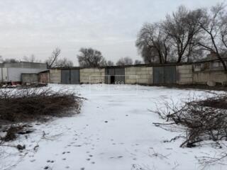 Se oferă spre chirie 1800 m.p. de teren industrial cu o construcție ..