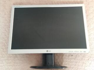 Продается монитор